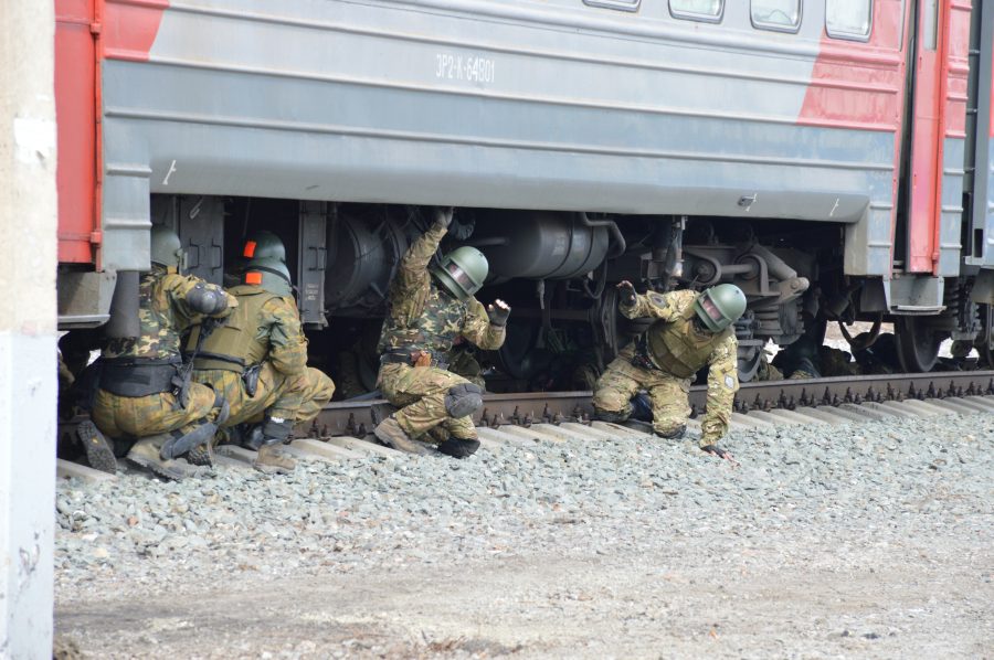 «Террористы» захватили вагон поезда в Кузбассе