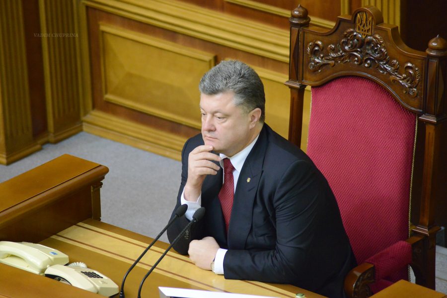 Президент Украины не выдержал критики и ретировался под крики «брехло»