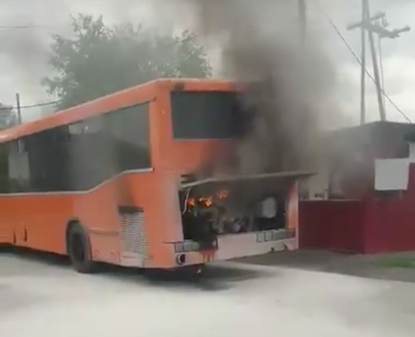 В МЧС назвали причину возгорания автобуса в Кемеровском районе