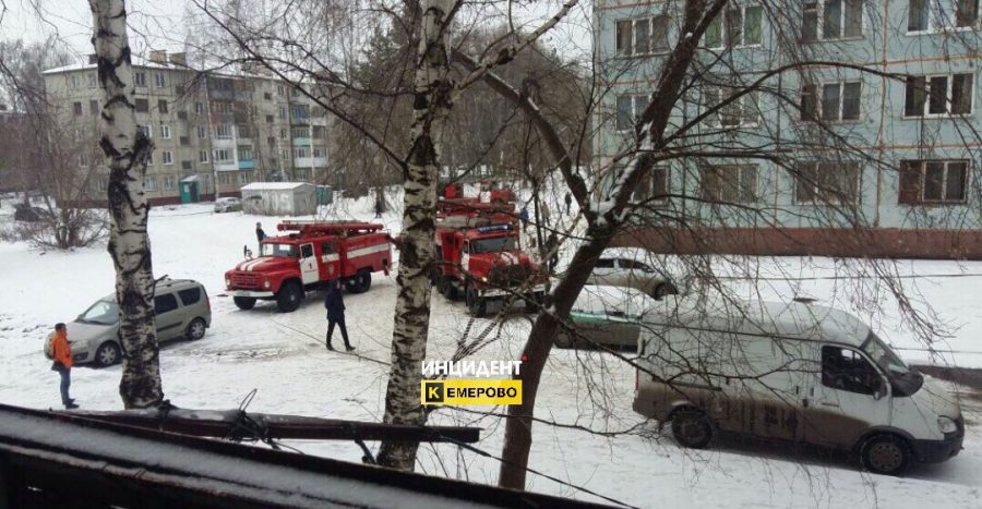 20 спасателей привлекались к тушению пожара в общежитии в Кемерове