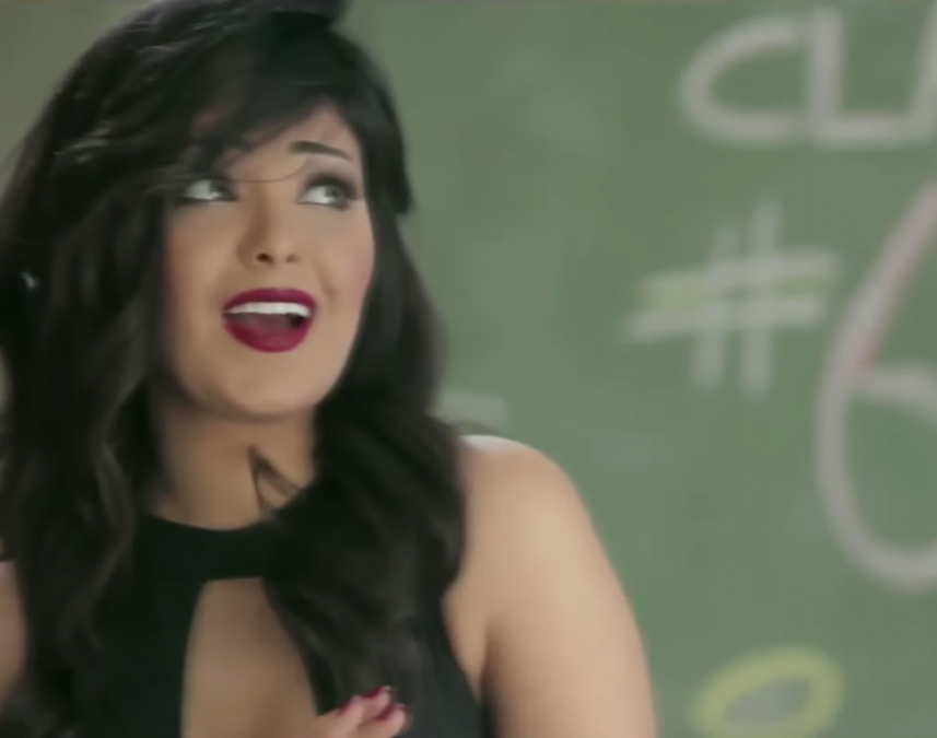 В Египте певицу приговорили к двум годам тюрьмы за разжигание разврата в клипе