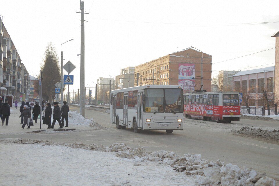 Движения городского транспорта кемерово. Транспорт Кемерово. Общественный транспорт Кемерово. Автобусы Кемерово Сибдепо. Пассажирский транспорт города Инта.