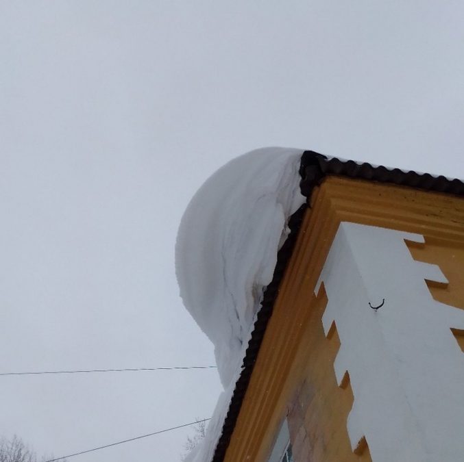 В Кузбассе выявили более 700 нарушений по очистке снега