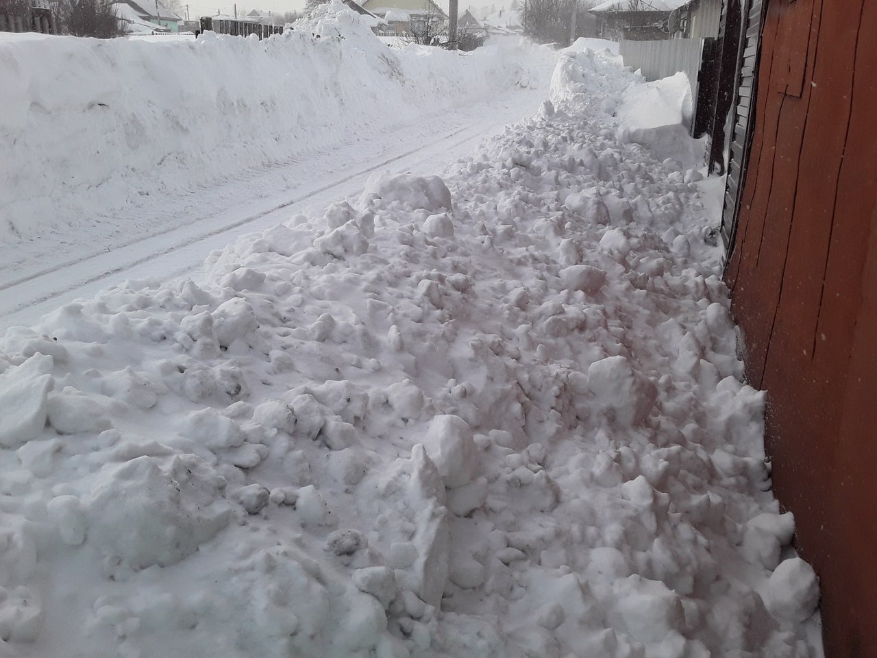 Кузбассовцы оказались заблокированы в своих дворах из-за снегоуборочной техники