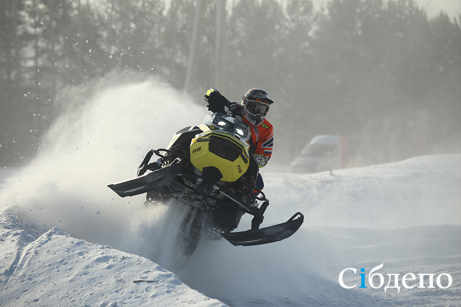 Фото: в Кемерове состоялось открытие чемпионата России по снегоходному кроссу