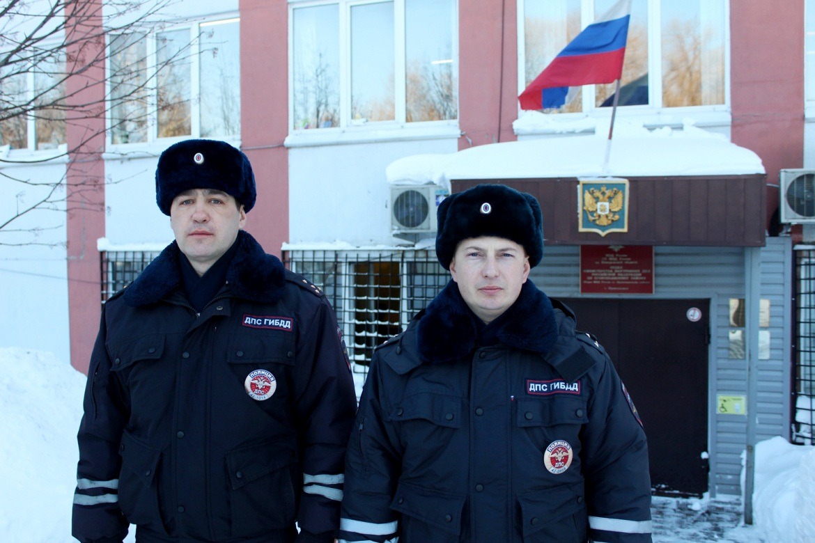 Полиция кемерово. Сотрудники полиции Кемерово. Новокузнецк сотрудники полиции МВД. Инспекторы ДПС Кемерово. Сотрудники ГАИ город Кемерово.