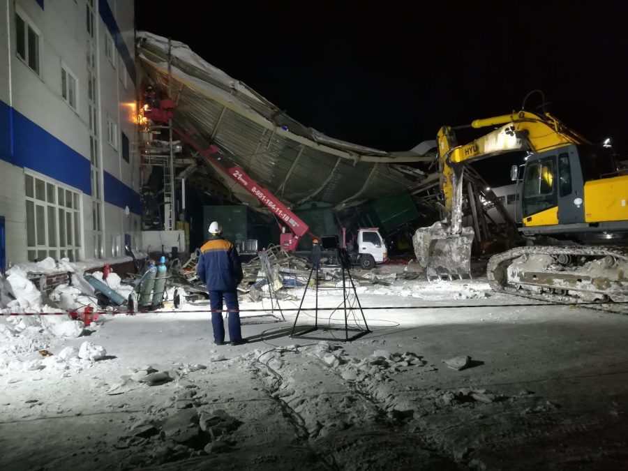 Видео: демонтаж рухнувшего завода