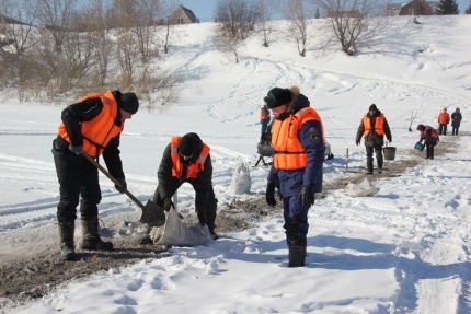 В Кузбассе начинают закрывать ледовые переправы