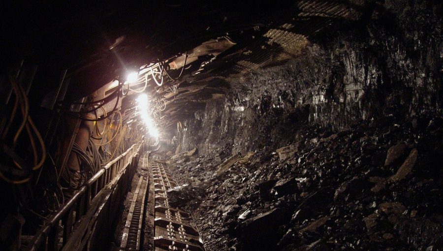 На шахте в Кузбассе произошло ЧП: при обрушении породы пострадали горняки 