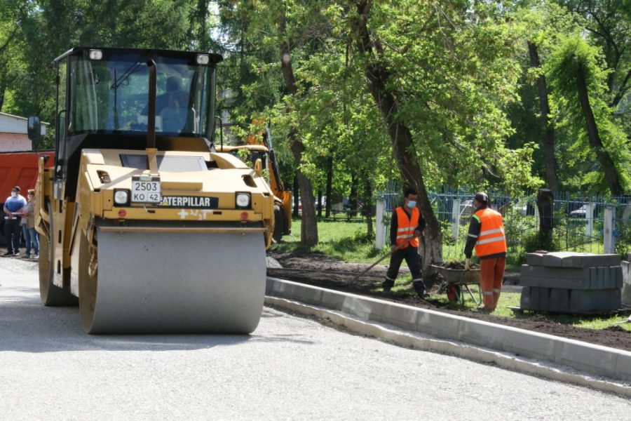 В Кузбассе потратили 1,2 миллиона рублей на благоустройство дворов