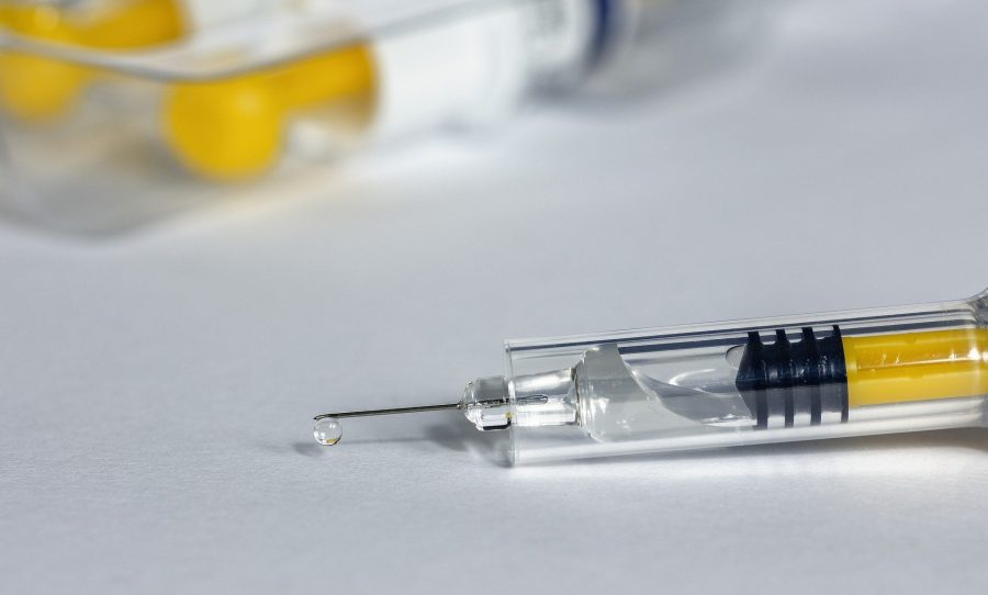 Вакцинировать первыми от Covid-19 в Кузбассе будут учителей и врачей