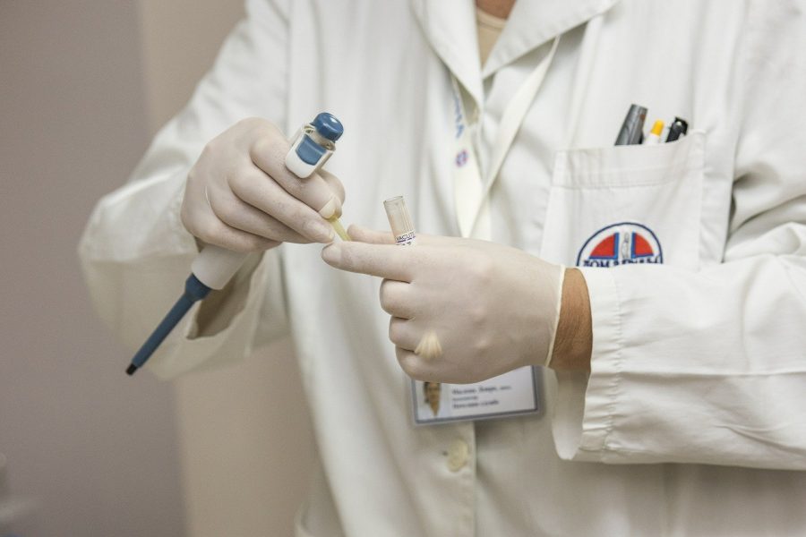 В Кузбассе медик заболел после прививки от коронавируса